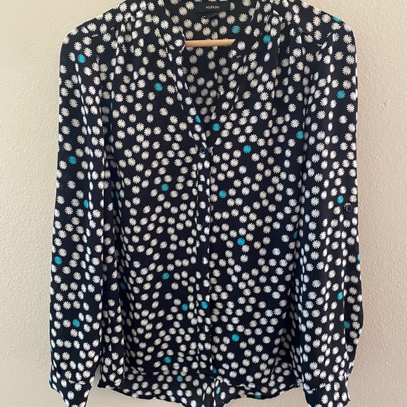 Patterned Long-Sleeve Button-Up Blouse - Picture 1 of 5